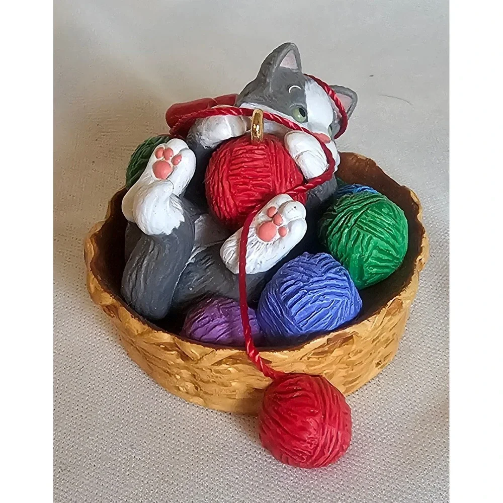 Hallmark Keepsake Ornament 2010 OS Multi Kitten in Yarn Basket Figurine